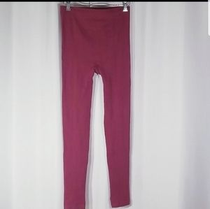 Memoí Seamless Red Burgundy Leggings. Size M/L